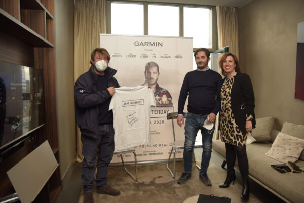 La cucina a bordo di Nicola e Maria vince il “Beat Yesterday Award” di Garmin: “Ora sogniamo una barca ibrida”