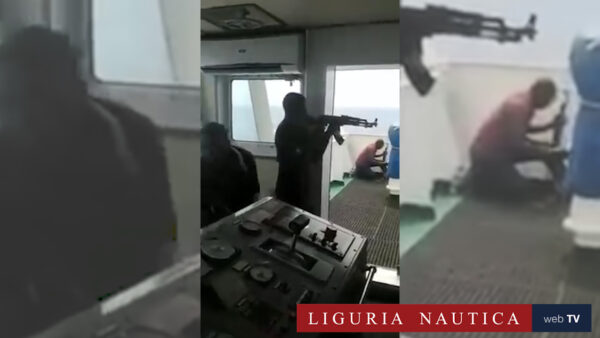 Conflitto a fuoco tra una nave mercantile e i pirati nel Golfo di Guinea