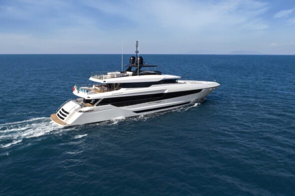 Overmarine Group successfully closes 2020 with the sale of a Mangusta Oceano 43 and a  Mangusta GranSport 33
