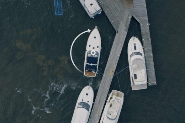 Volvo Penta verso la barca che si ormeggia da sola