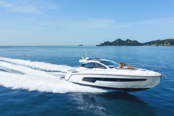 Azimut Atlantis 45, tra i primi a installare l'Assisted Docking di Volvo Penta