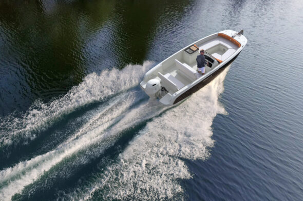 Il nuovo Invictus Capoforte SX200, la barca ideale per la famiglia