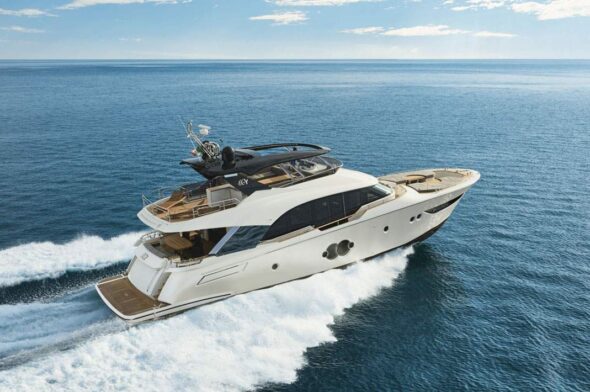 MCY 80: lo yacht che si distingue per eleganza potenza e tecnologia