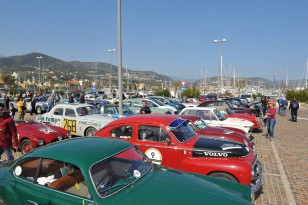 Le auto della Coppa Milano - Sanremo al Marina di Loano