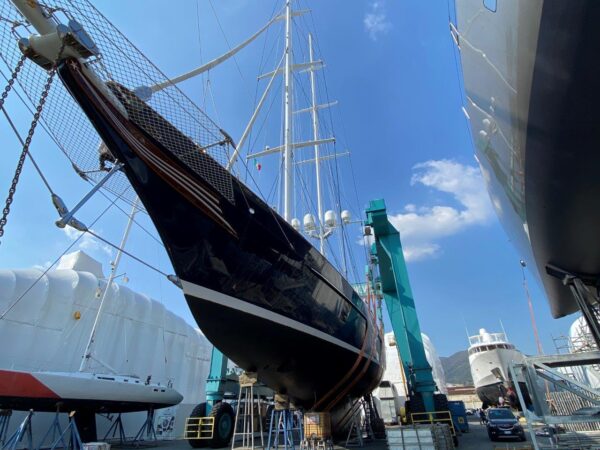 Il refit ai Cantieri Navali Genovesi