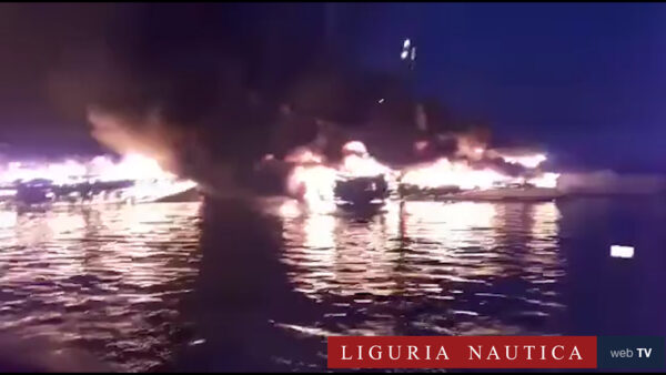 Incendio al Marina di Spalato