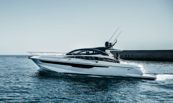 Rizzardi Yachts - INfive