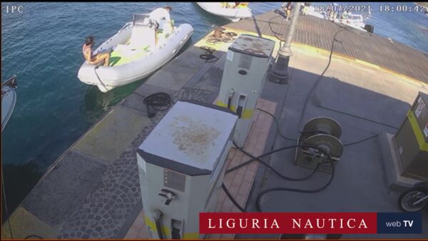 Gommone esplode dopo il rifornimento