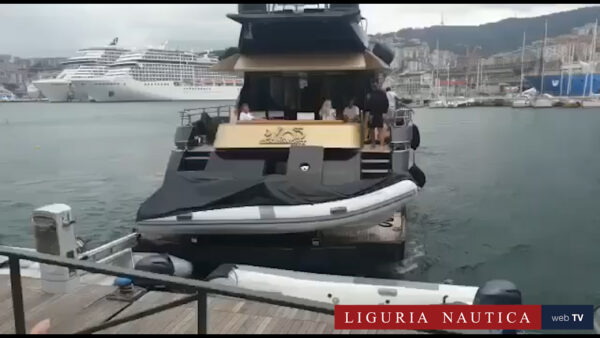 video manovra yacht a Genova