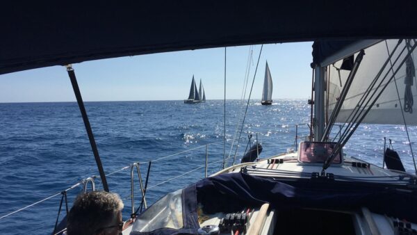 Team building in barca a vela con SkipperClub