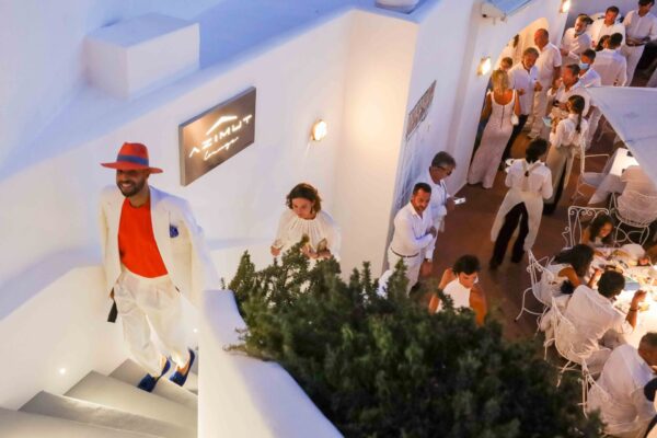 V Marine inaugura a Ponza la prima Lounge Azimut Yachts