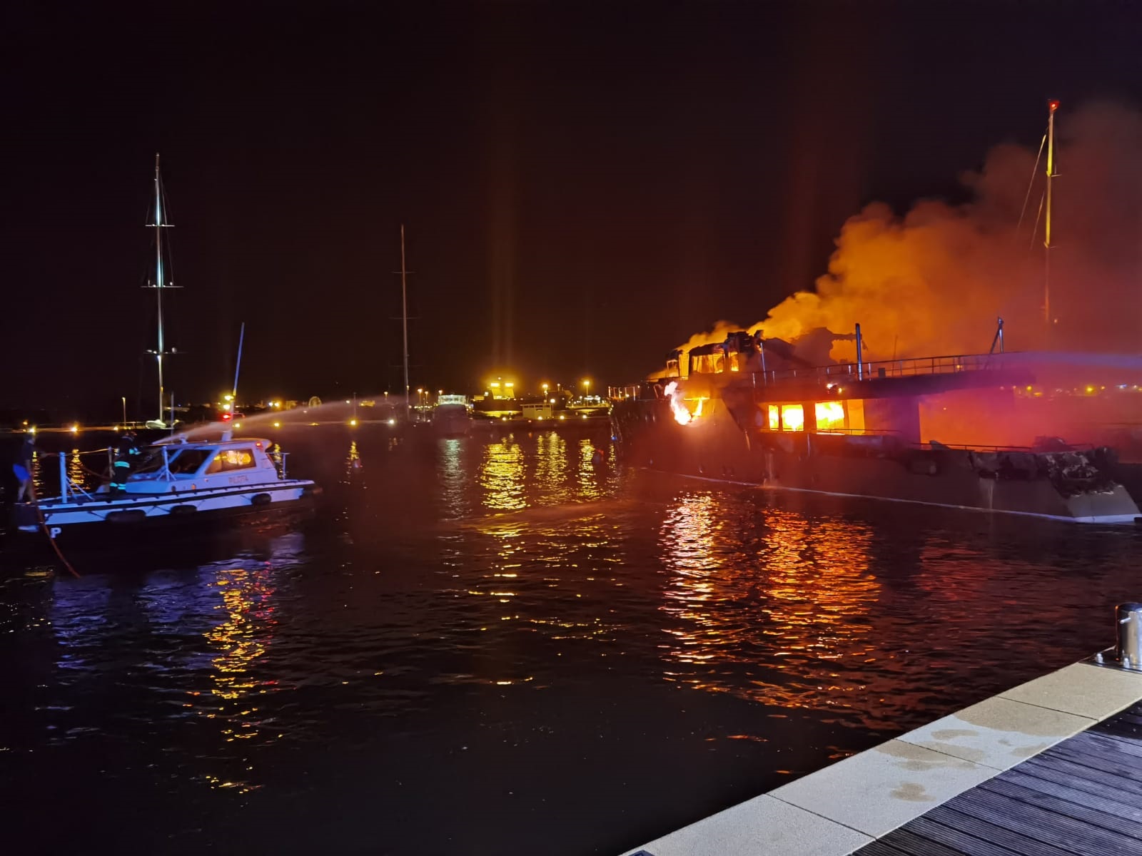 Siempre in fiamme al Marina di Olbia