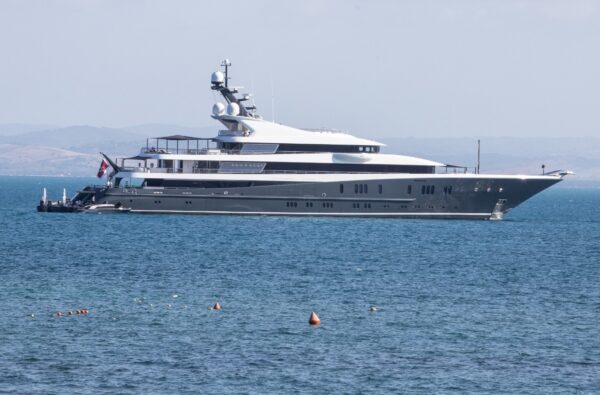 Megayacht Phoenix2