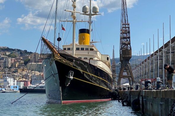 mega yacht in porto