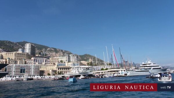 tra le banchine del Monaco Yacht Show 2021