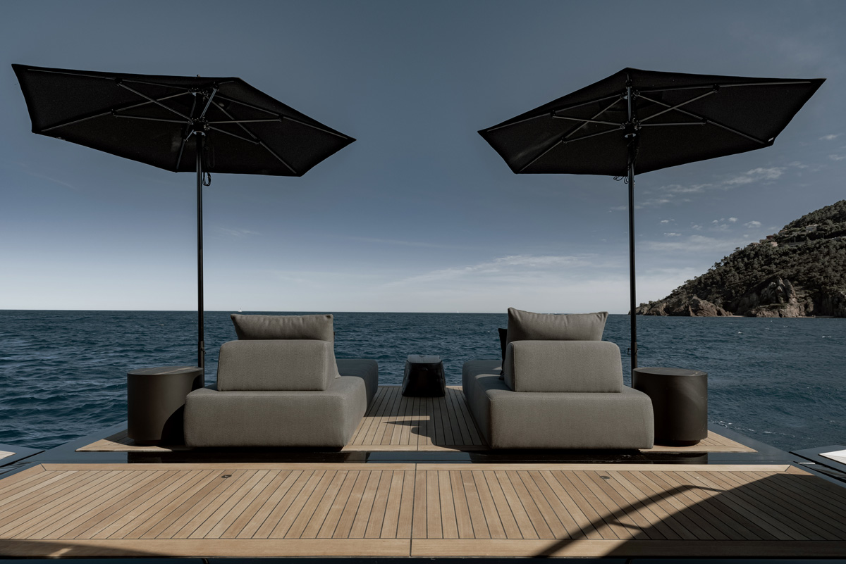 m/y Olokun Tankoa Yachts beach club