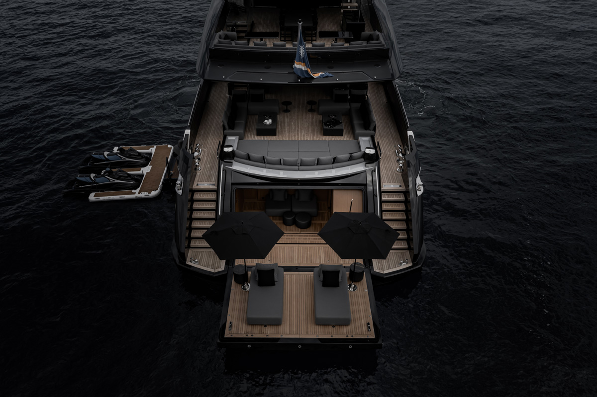 m/y Olokun Tankoa Yachts beach