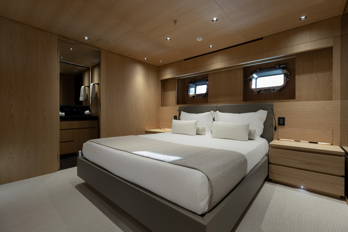 m/y Olokun Tankoa Yachts cabina