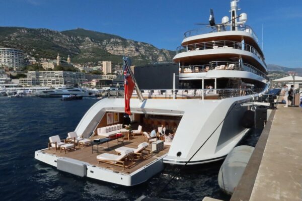 megayacht Viva