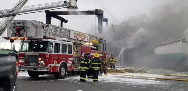 Incendio in un cantiere navale di Newport distrugge i due superyacht Drinkability e Danneskjold