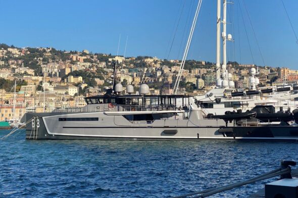 mega yacht in porto