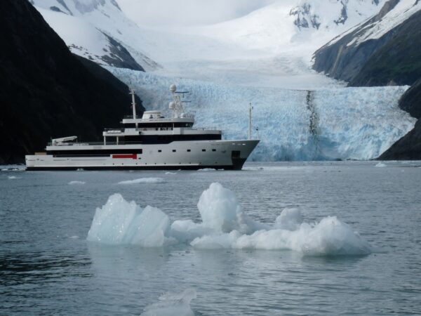 Diario del comandante. Dall’Atlantico al Pacifico navigando attraverso la Patagonia bellissima e selvaggia