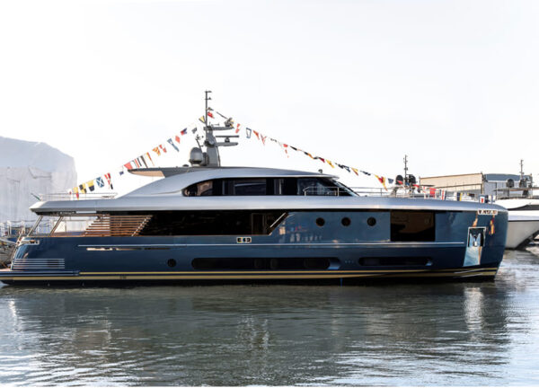 Varo di Azimut Magellano 30 Metri