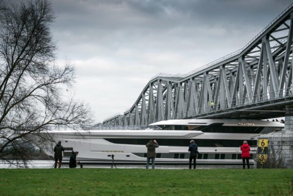 megayacht galactica Heesen ponte