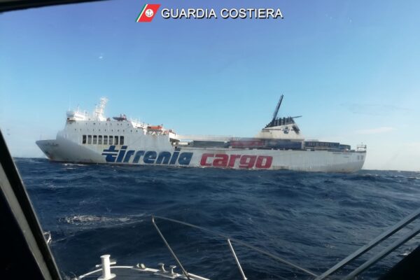 Incendio nave cargo Tirrenia