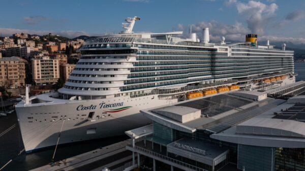 Costa Toscana parte per la crociera inaugurale: tour a bordo