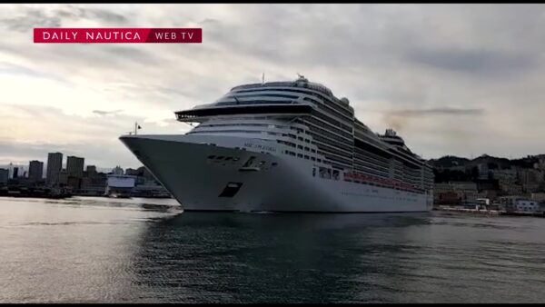 MSC Splendida salpa da Genova