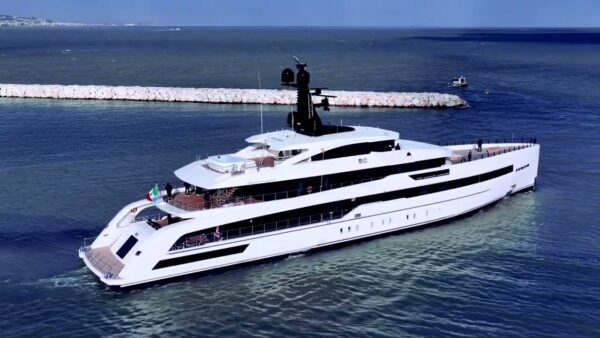 CRN consegna il superyacht di 62 metri MY RIO