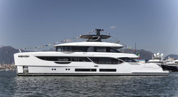Benetti Oasis 34 metri