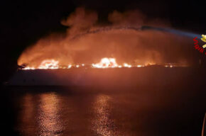 yacht Naseem distrutto da un incendio