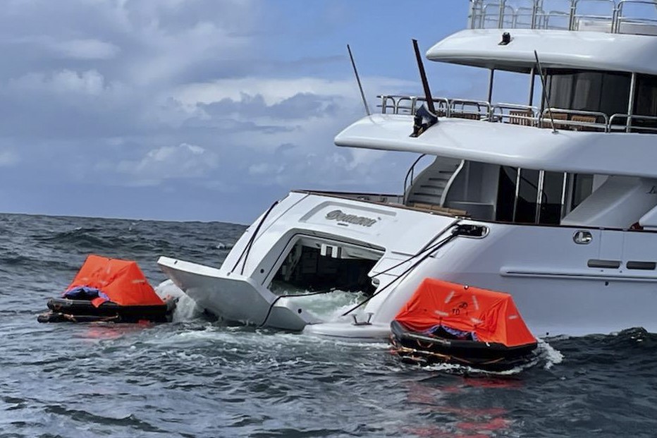 motor yacht domani sinking
