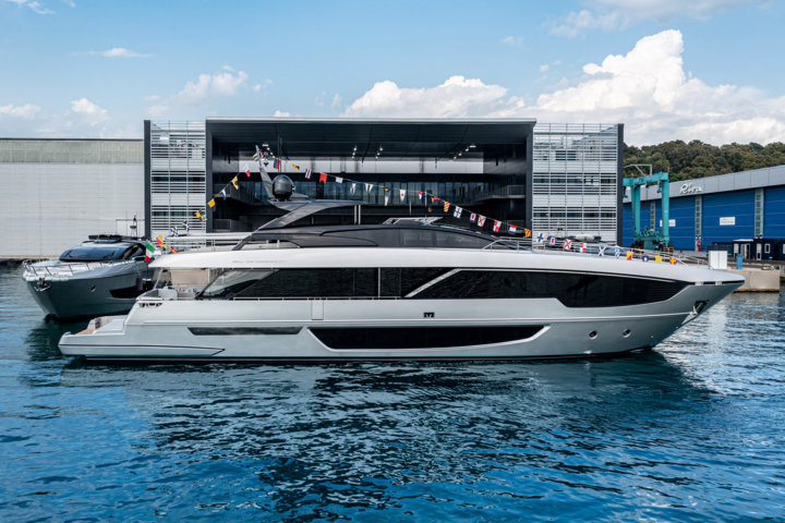 Riva 102’ Corsaro Super