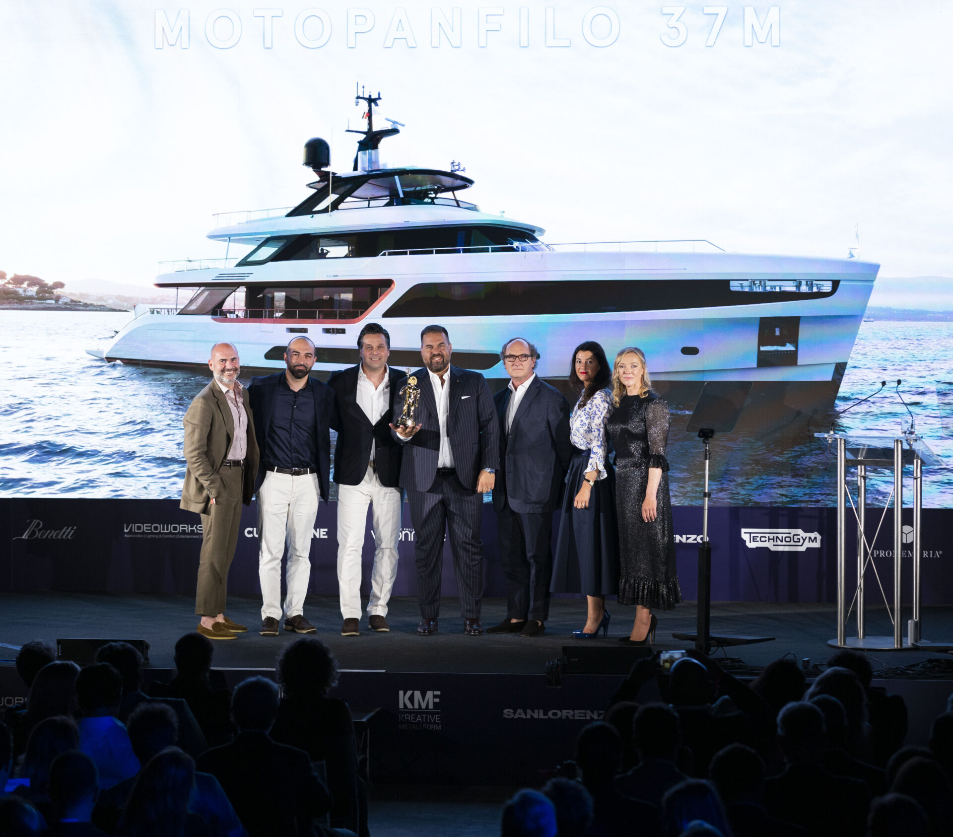 Motopanfilo 37m_ BOAT International Design & Innovation Awards 