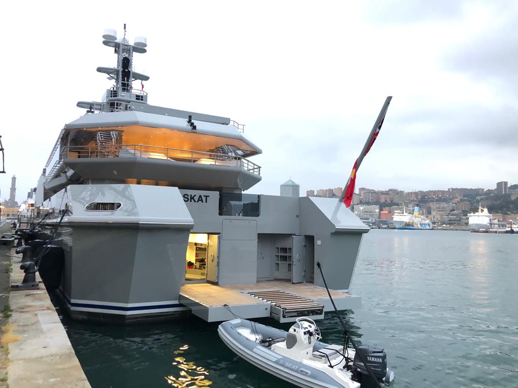 Il mega yacht SKAT a Marina Molo Vecchio di Genova