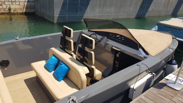 Macan Boats