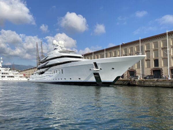 Il megayacht Madsummer a Genova