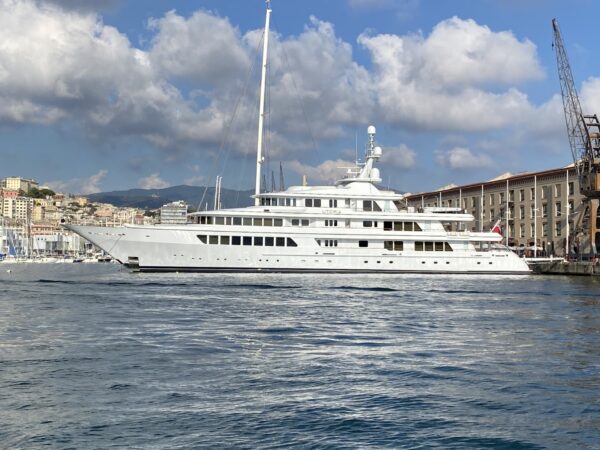 Il megayacht Utopia a Genova