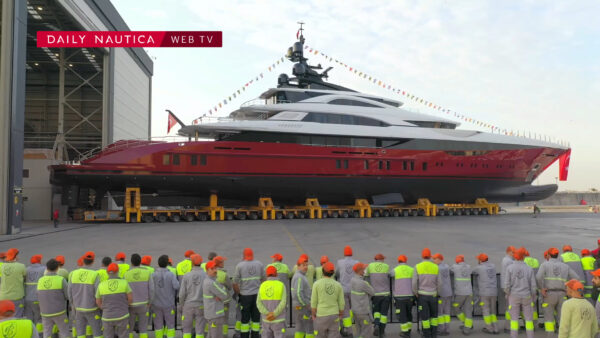 varo del superyacht Leona