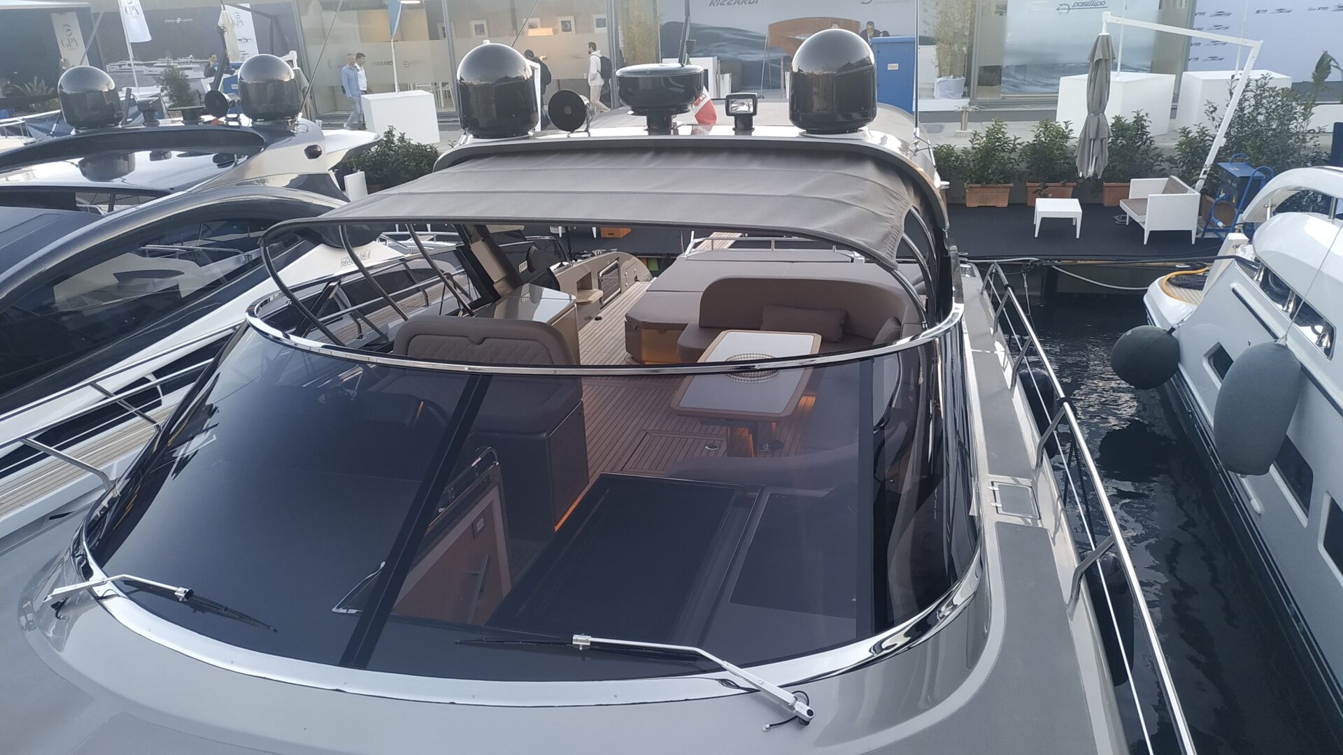 copertura custom OPAC per il nuovo GR Sessantatre di Rizzardi Yachts