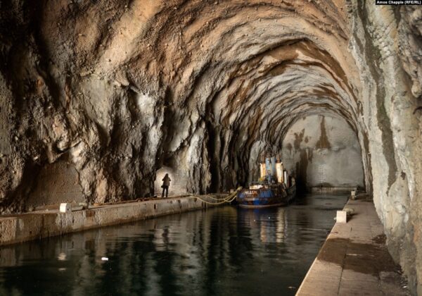 I tunnel sottomarini nascosti dell’ex Jugoslavia
