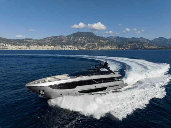 Riva 102' Corsaro Super