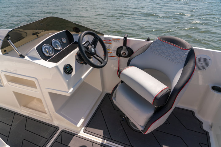 M19 Bayliner posto guida