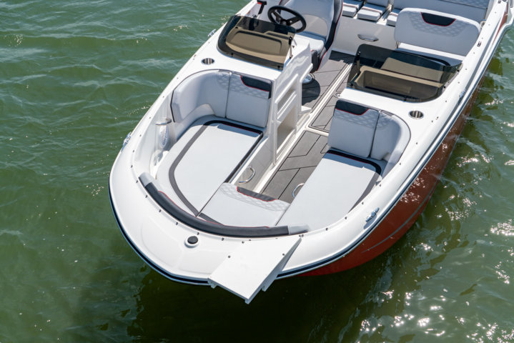 M19 Bayliner prua