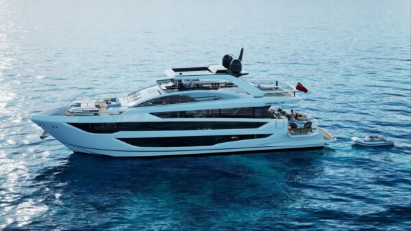 PEARL 82 FLYBRIDGE