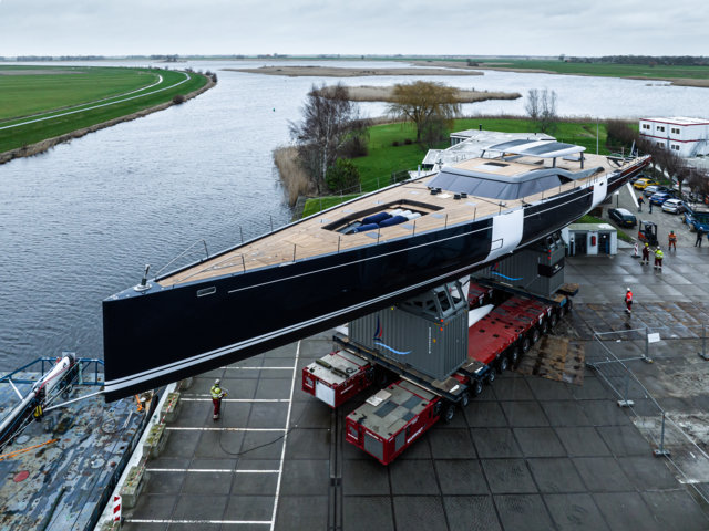 Royal Huisman project 405 Nilaya - photo by Tom van Oossanen scafo