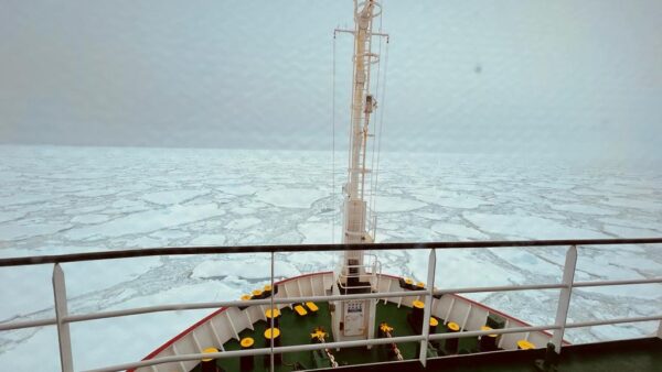 La rompighiaccio “Laura Bassi” ha raggiunto il punto più a Sud mai raggiunto da una nave